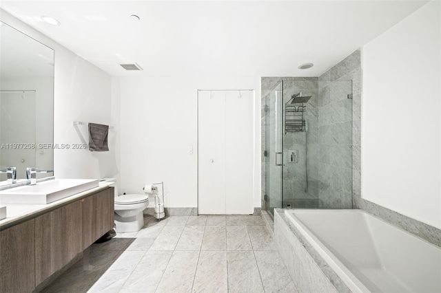 801 S Miami Ave 2705, Miami, FL 33130