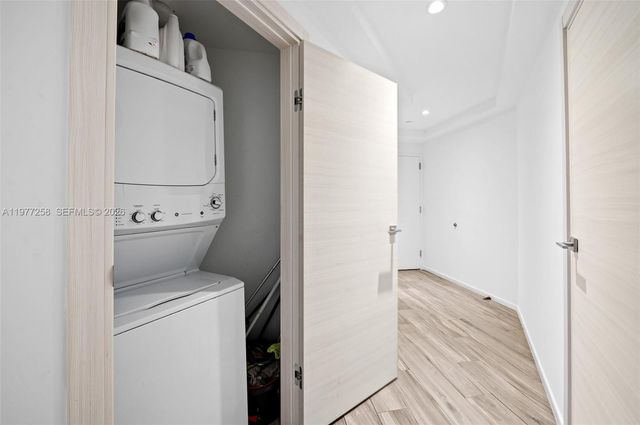 801 S Miami Ave 2705, Miami, FL 33130