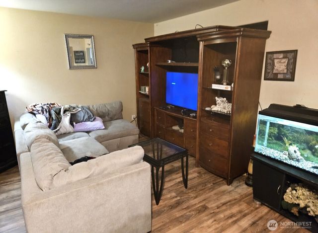 9124 Lewis NE, Lacey, WA 98516