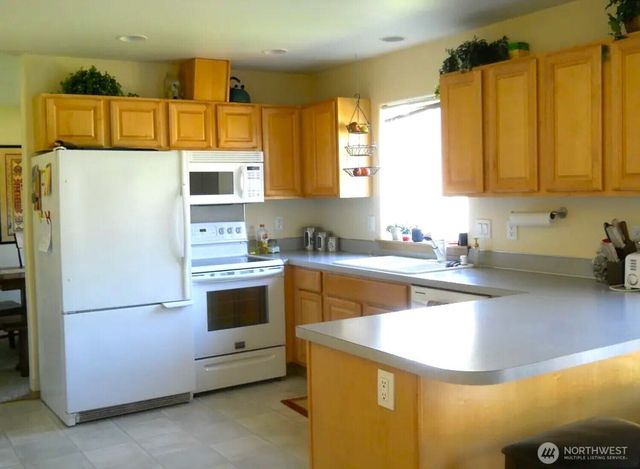 9124 Lewis NE, Lacey, WA 98516