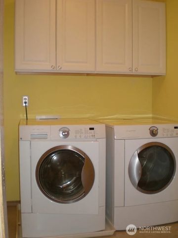 9124 Lewis NE, Lacey, WA 98516