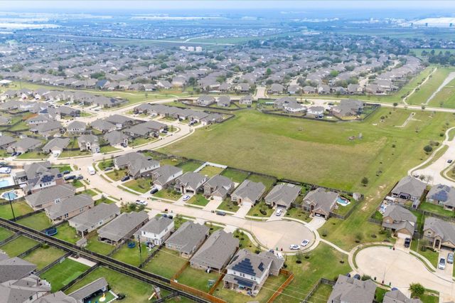 30007 Willow Cove Lane, Brookshire, TX 77423