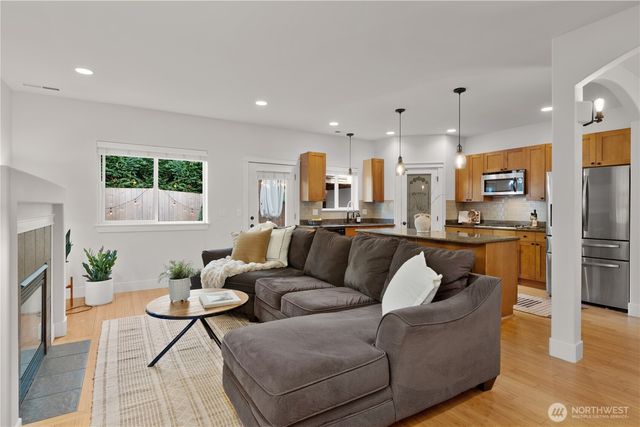 2225 107th Avenue SE, Lake Stevens, WA 98258