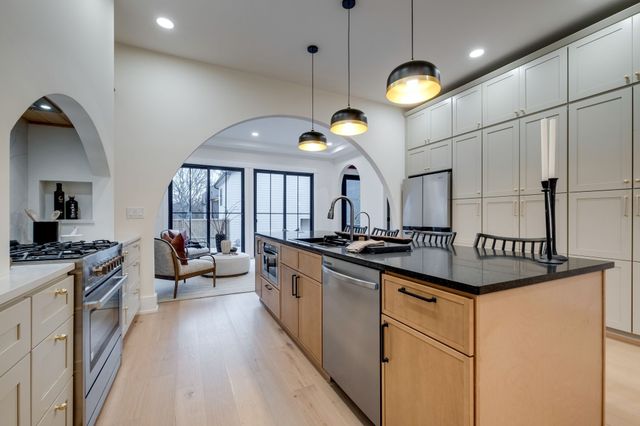 736 Douglas Avenue, Nashville, TN 37207