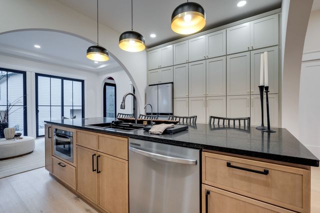 736 Douglas Avenue, Nashville, TN 37207