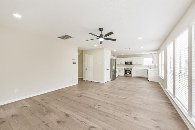 3823 Cann Drive, Pasadena, TX 77503