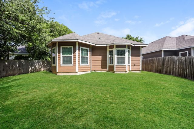 2226 Moffatt Avenue, Dallas, TX 75216