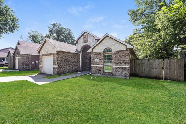 2226 Moffatt Avenue, Dallas, TX 75216