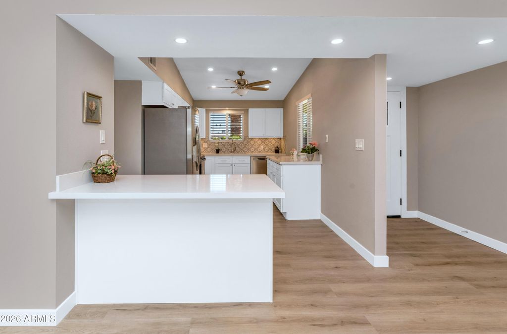 10433 W OAKMONT Drive, Sun City, AZ 85351 — photo 5