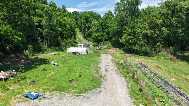 1990 Sulphur College Rd, Hartsville, TN 37074
