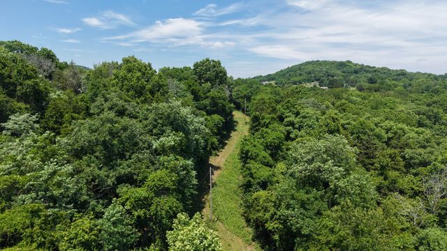 1990 Sulphur College Rd, Hartsville, TN 37074