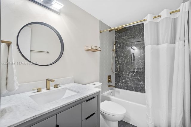 8334 NW 144th Ter, Miami Lakes, FL 33016