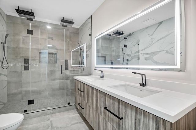 8334 NW 144th Ter, Miami Lakes, FL 33016