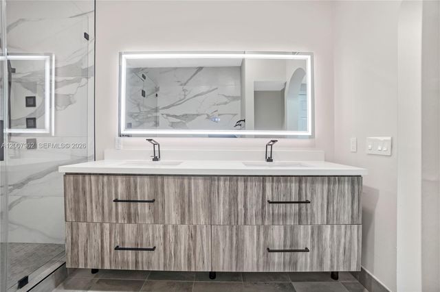 8334 NW 144th Ter, Miami Lakes, FL 33016