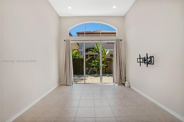 8334 NW 144th Ter, Miami Lakes, FL 33016