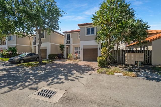 8334 NW 144th Ter, Miami Lakes, FL 33016