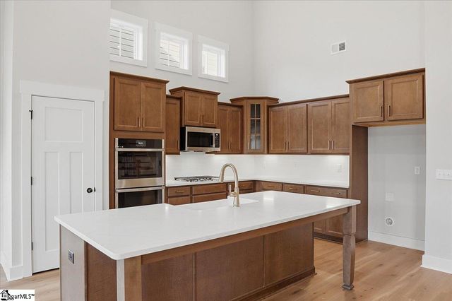 7 Pelham Crossing Drive, Greenville, SC 29615