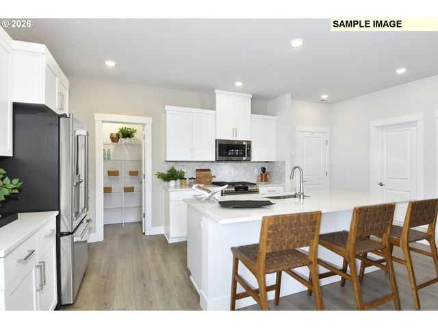 14575 Nw LEGEND St, Portland, OR 97229