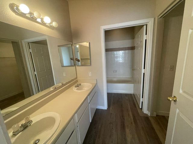 3236 E Chandler Boulevard Unit 1040, Phoenix, AZ 85048