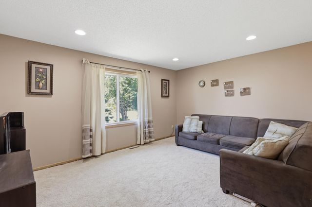1490 Mallard Place, Waconia, MN 55387