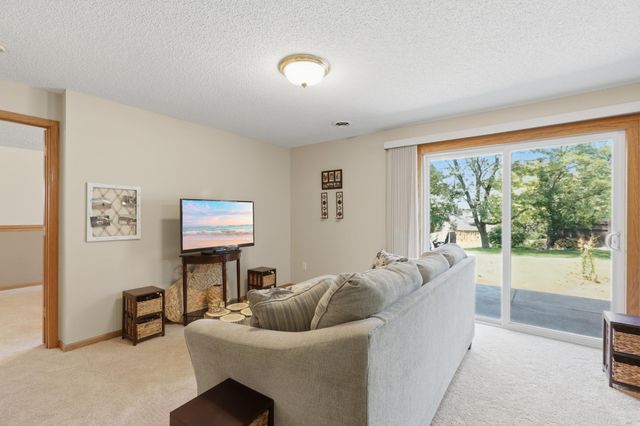 1490 Mallard Place, Waconia, MN 55387