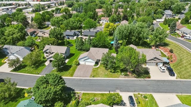 1490 Mallard Place, Waconia, MN 55387