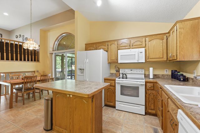 1490 Mallard Place, Waconia, MN 55387