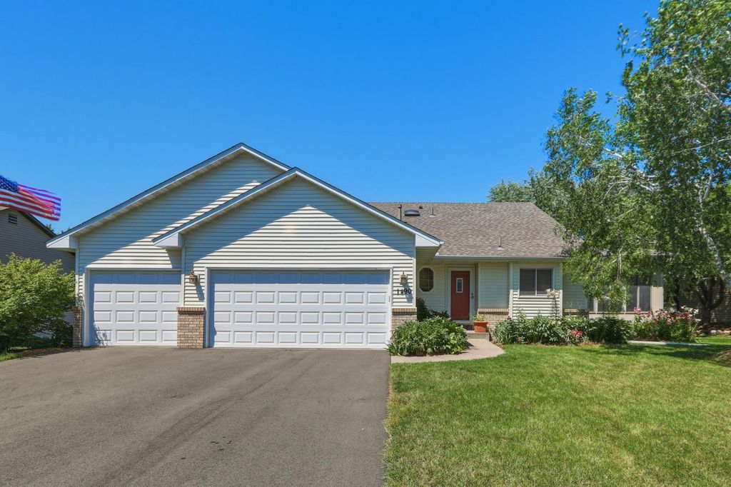 1490 Mallard Place, Waconia, MN 55387