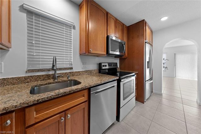 287 Rosewood CT, Lehigh Acres, FL 33936