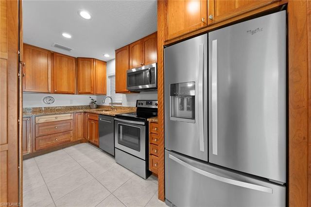 287 Rosewood CT, Lehigh Acres, FL 33936