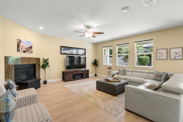 101 Liphan Ct, Roseville, CA 95747