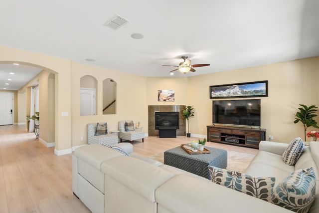 101 Liphan Ct, Roseville, CA 95747
