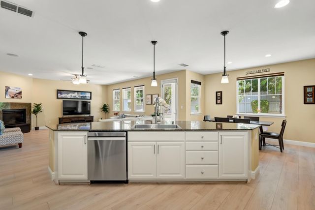 101 Liphan Ct, Roseville, CA 95747