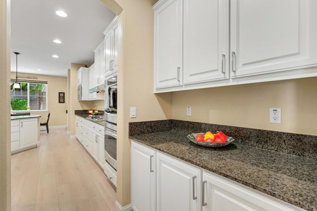 101 Liphan Ct, Roseville, CA 95747