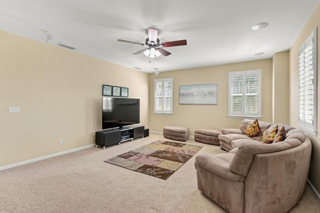 101 Liphan Ct, Roseville, CA 95747