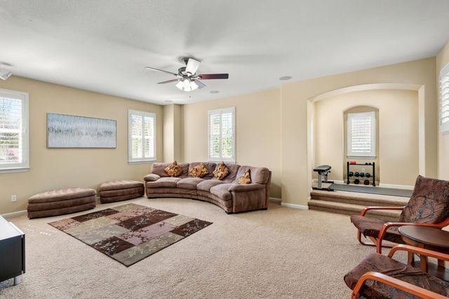 101 Liphan Ct, Roseville, CA 95747