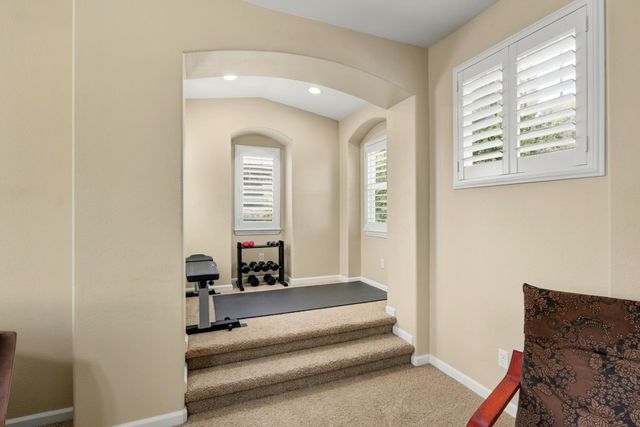 101 Liphan Ct, Roseville, CA 95747