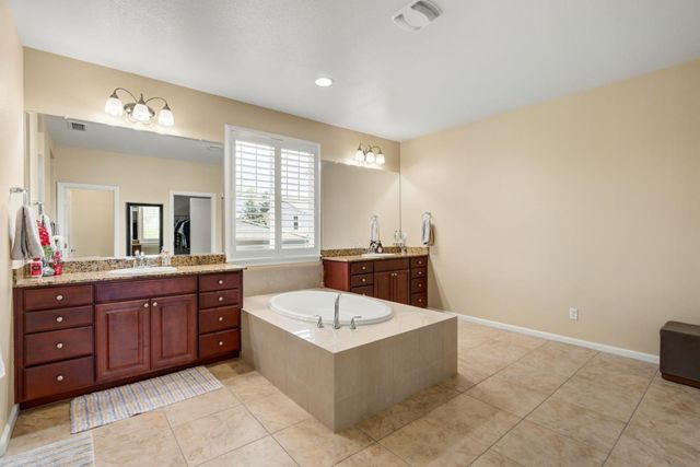 101 Liphan Ct, Roseville, CA 95747