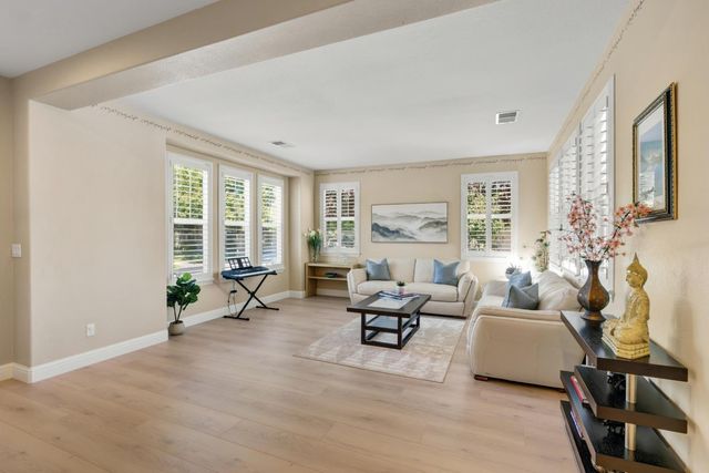 101 Liphan Ct, Roseville, CA 95747