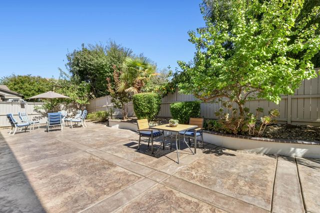 101 Liphan Ct, Roseville, CA 95747