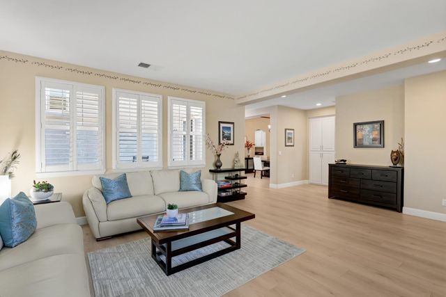 101 Liphan Ct, Roseville, CA 95747
