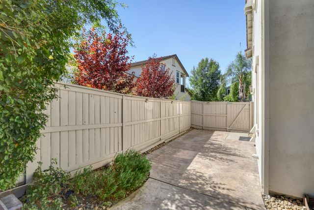 101 Liphan Ct, Roseville, CA 95747