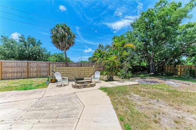 2226 LOCKWOOD MEADOWS DRIVE, Sarasota, FL 34234