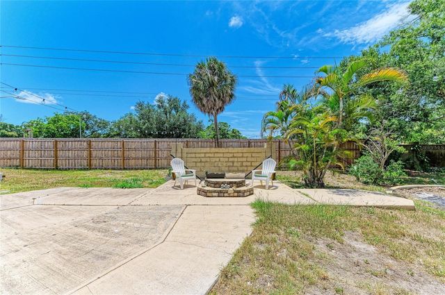 2226 LOCKWOOD MEADOWS DRIVE, Sarasota, FL 34234
