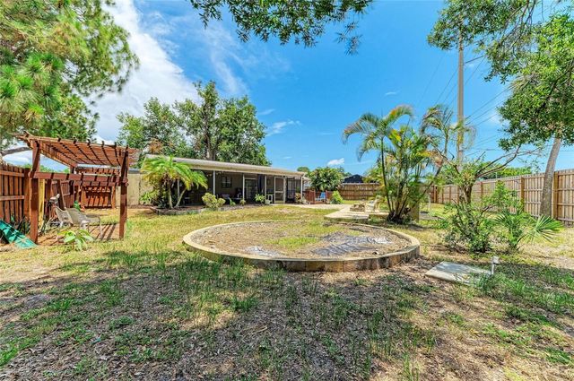 2226 LOCKWOOD MEADOWS DRIVE, Sarasota, FL 34234