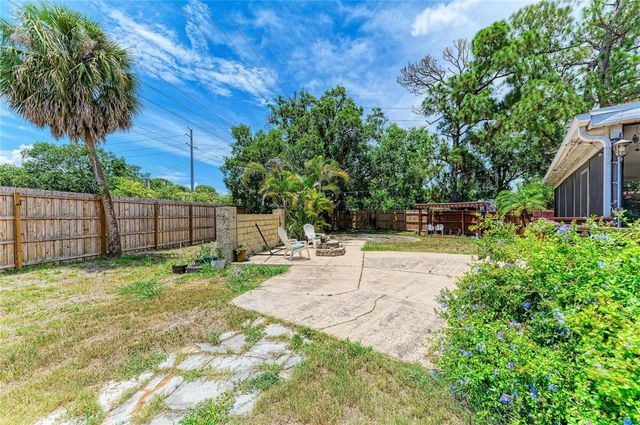 2226 LOCKWOOD MEADOWS DRIVE, Sarasota, FL 34234