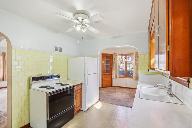 3163 S 28th STREET, Milwaukee, WI 53215