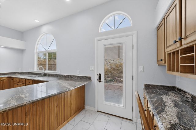 2807 Diamond Springs Drive, Las Cruces, NM 88011