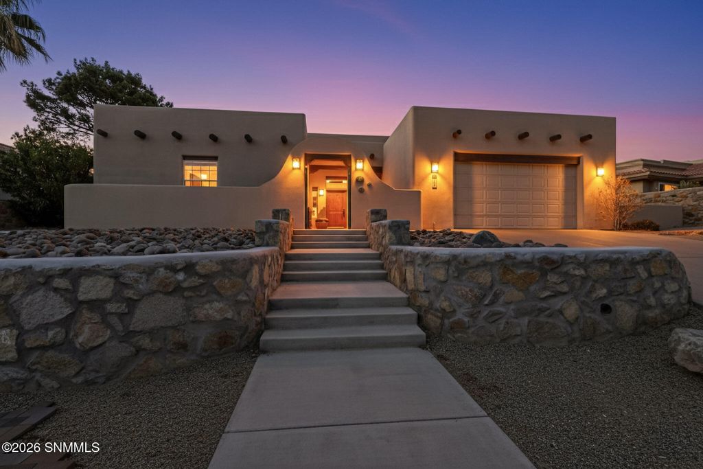 2807 Diamond Springs Drive, Las Cruces, NM 88011