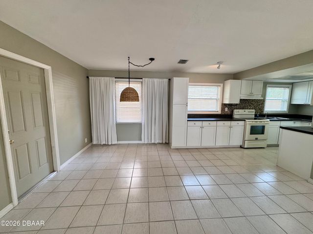 302 Fox Place, Port Orange, FL 32127